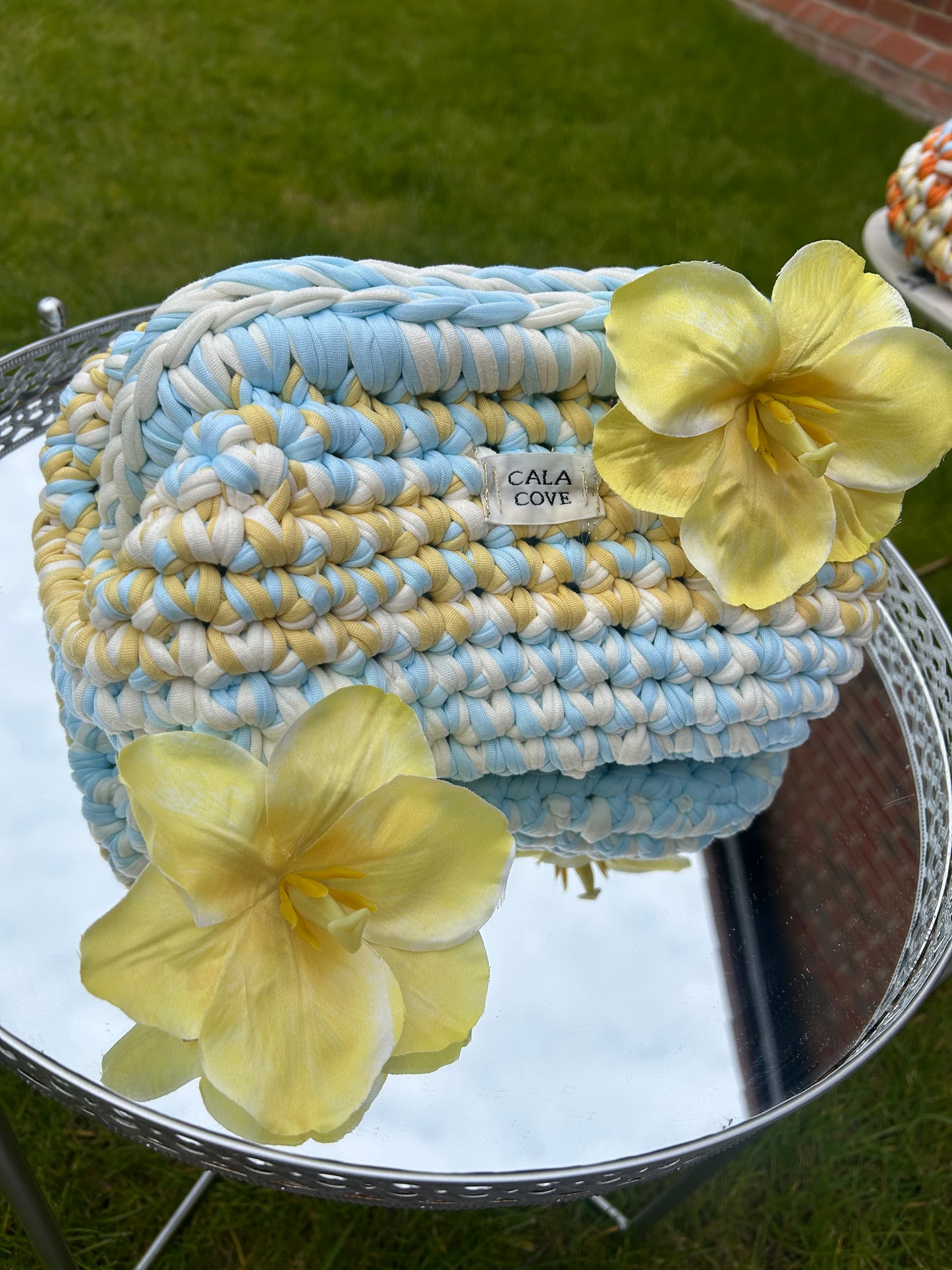The Cala cove clutch