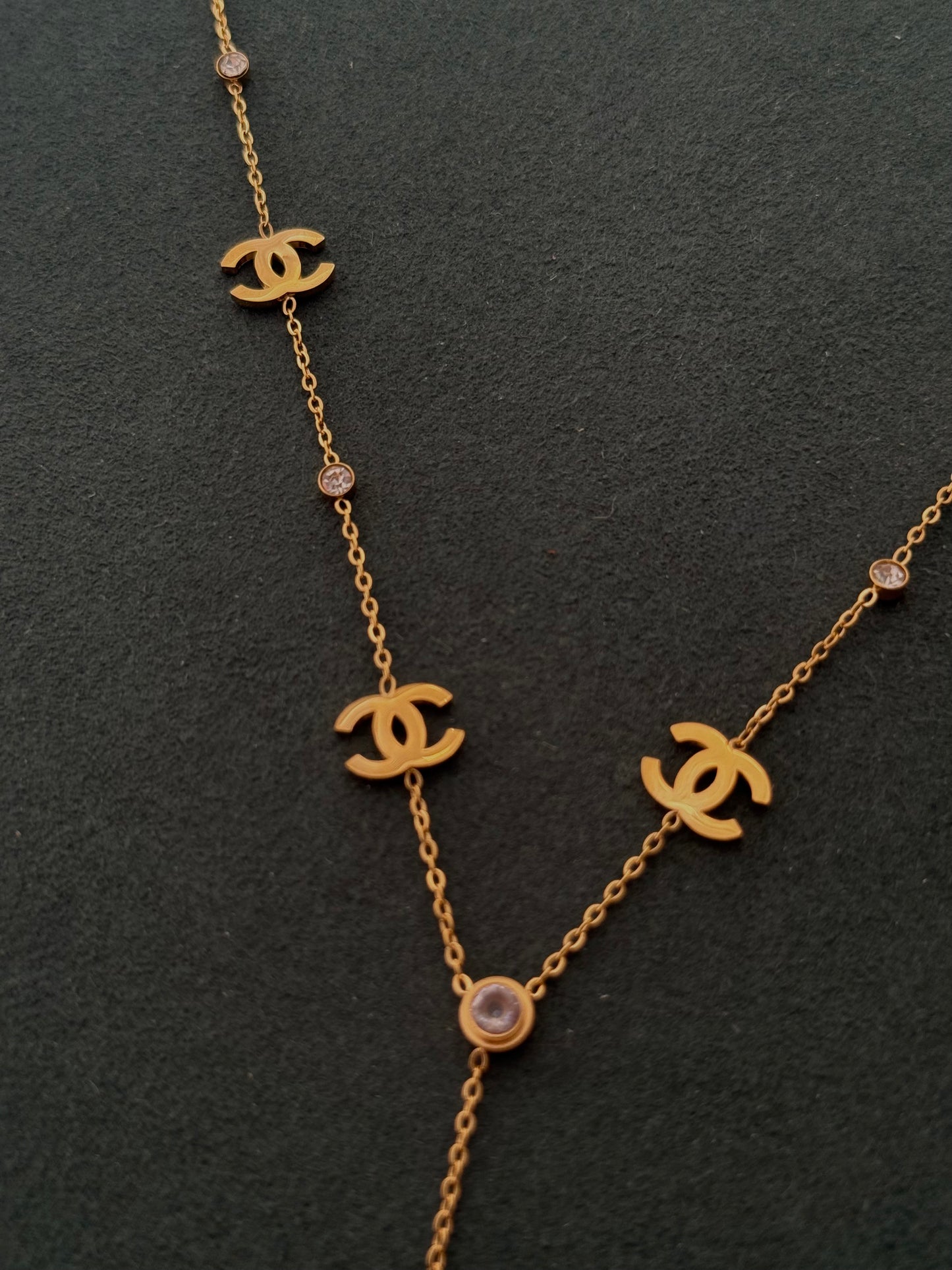 Aurélia Gold Station Y-Drop Necklace – Elegant Lariat Chain